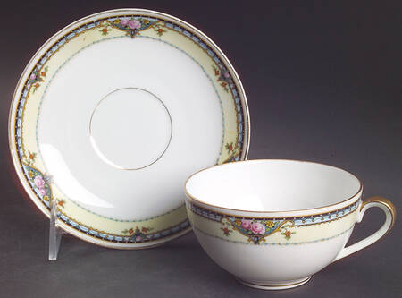 Warren Flat Cup & Saucer Set