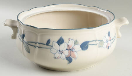 Apple Blossom (Smooth Edge) Round Vegetable No Lid