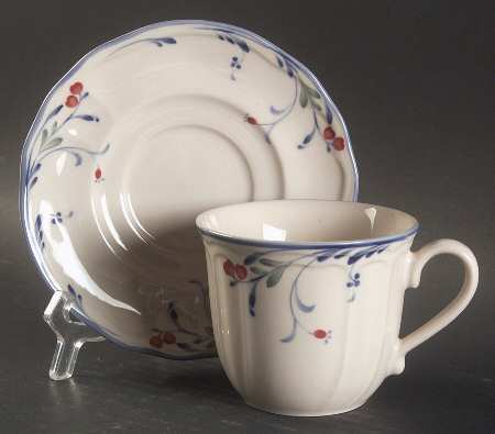 Berry Grove Flat Cup & Saucer Set