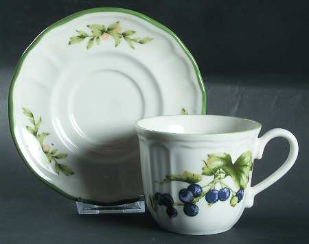 Budding Berries Flat Cup & Saucer Set