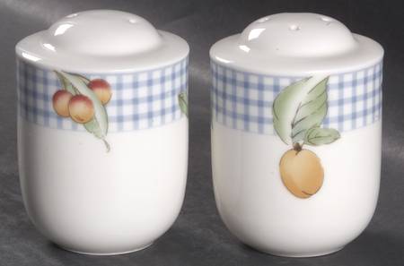 Country Gingham Salt & Pepper Set