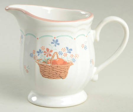 Picnic Time Creamer