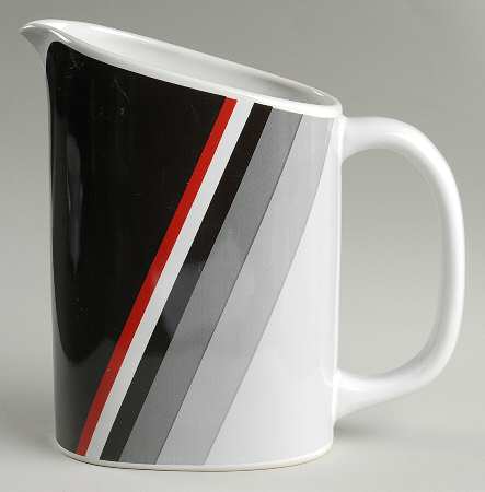 Pizazz 32 Oz Pitcher