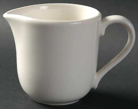 Simplicity White Creamer