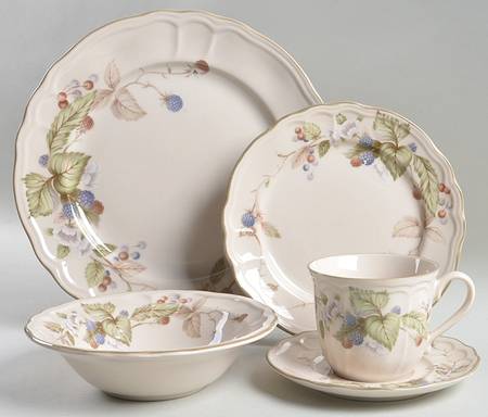 Summer Hill 5 Piece Place Setting