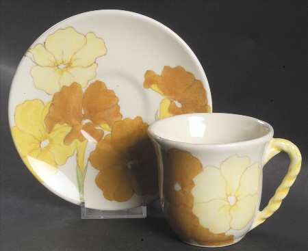Dahlia Flat Cup & Saucer Set