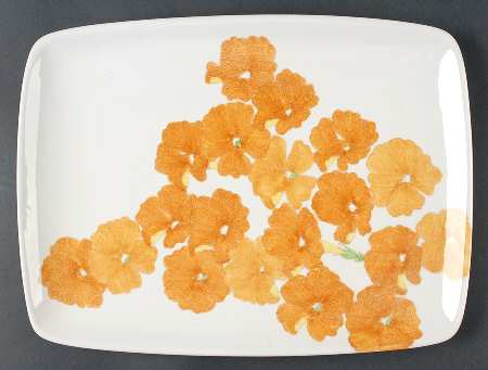 Dahlia 15" Rectangular Serving Platter