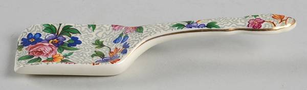 Warwick (Gray Lines, Gold Trim) Nut Scoop