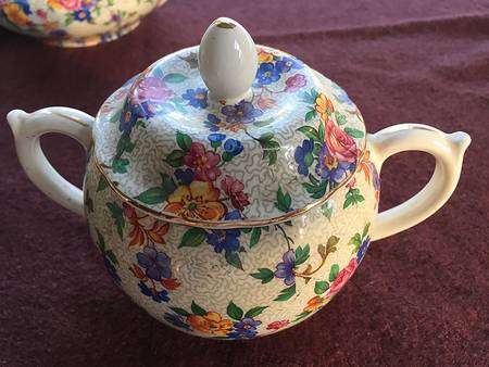 Warwick (Gray Lines, Gold Trim) Sugar Bowl & Lid