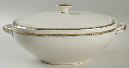 05770 Oval Tureen & Lid
