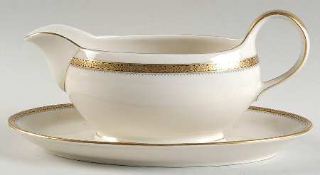 A175 Gravy Boat with Attached Underplate