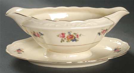 A2074 Gravy Boat with Attached Underplate