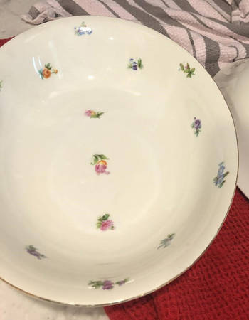 A2114 9" Oval Vegetable Bowl