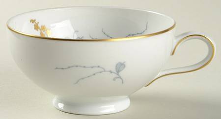 V528 Footed Cup