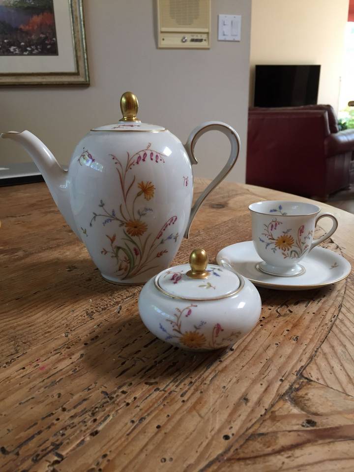 F242 Footed Demitasse Cup & Saucer Set
