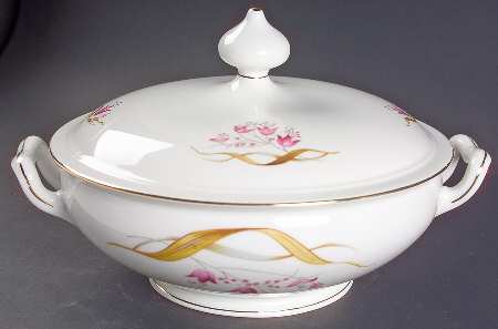 P862 (Rim) Round Covered Vegetable