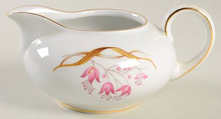P862 (Rim) Creamer