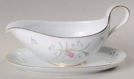W1466 Gravy Boat with Attached Underplate