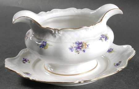W1638 Gravy Boat with Attached Underplate