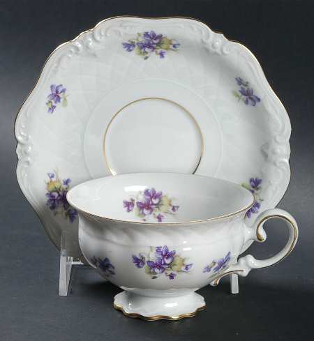 W1638 Footed Cup & Saucer Set