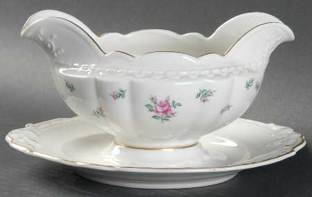 EXC2 Gravy Boat with Attached Underplate