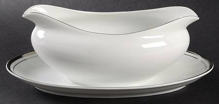 Sophisticate Gravy Boat with Attached Underplate