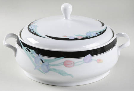 Caravel Round Covered Vegetable