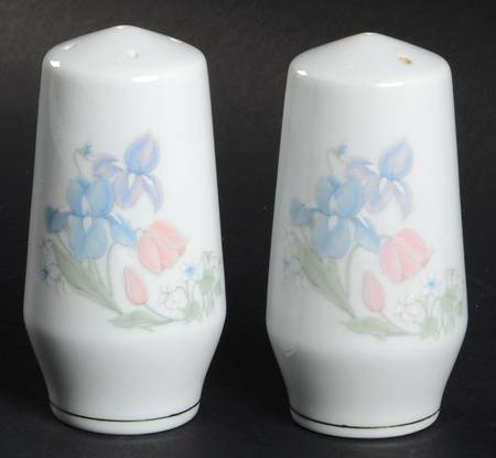 Center Stage Salt & Pepper Set