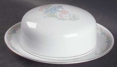 Center Stage Round Covered Butter