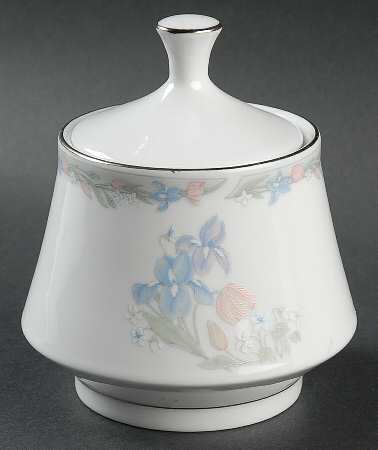Center Stage Sugar Bowl & Lid