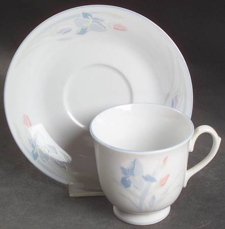 Iris Footed Cup & Saucer Set