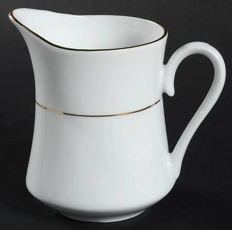 Montclaire Creamer