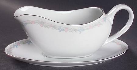 Scene I Gravy Boat & Underplate
