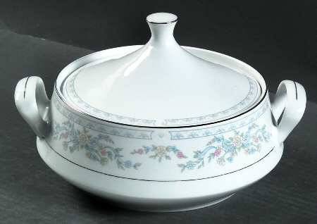 Somerset Round Covered Vegetable