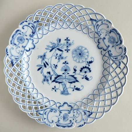 ERT1 Pierced Edge Dinner Plate