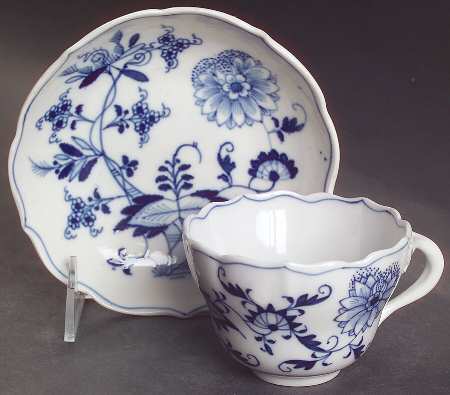 ERT1 Footed Cup & Saucer Set