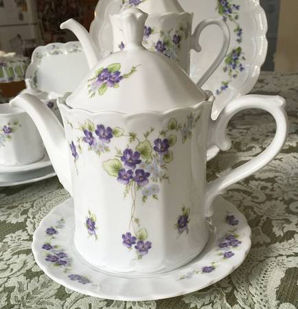 20979 Teapot & Lid