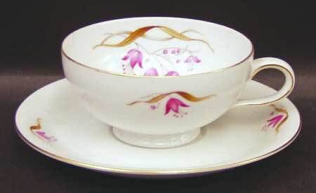 P862 (Coupe) Footed Cup & Saucer Set