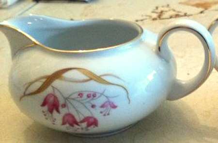 P862 (Coupe) Creamer