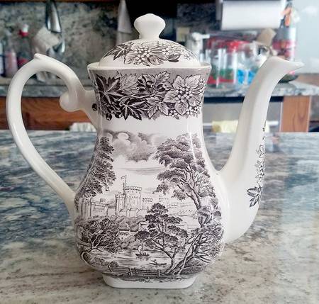 Castles Brown Coffee Pot & Lid