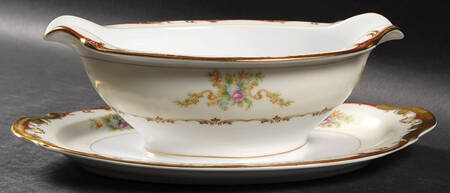 EMP41 Gravy Boat with Attached Underplate