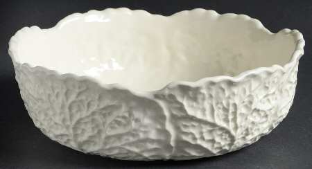 Georgian Leaf 9" Round Vegetable Bowl