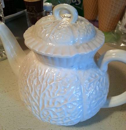Georgian Leaf Teapot & Lid