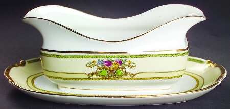 8041 Gravy Boat with Attached Underplate
