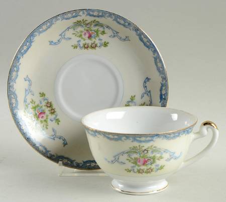 EMP47 Footed Cup & Saucer Set
