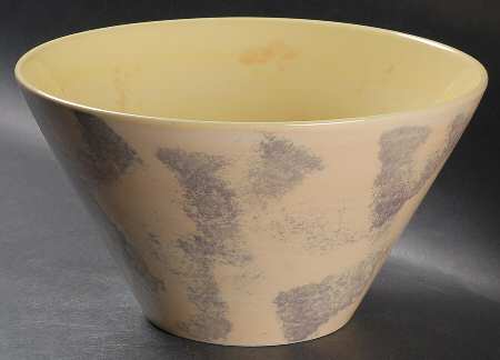 Stonewash Parchment 9" Round Vegetable Bowl