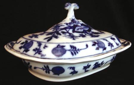 Meissen (Scalloped) Oval Covered Vegetable