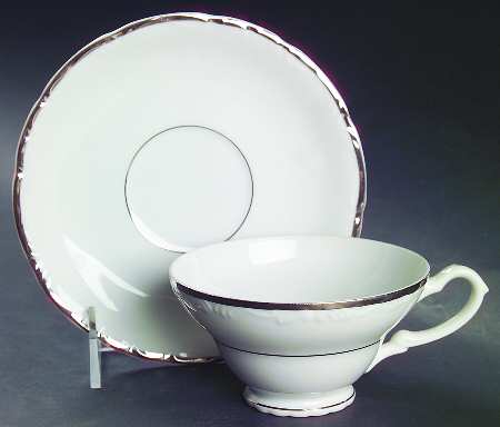Lady Aster Footed Cup & Saucer Set
