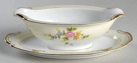 EMP64 Gravy Boat with Attached Underplate by Empress (Japan)