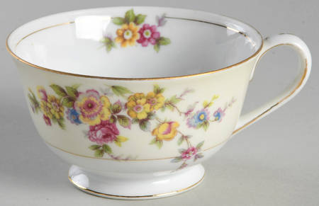 EMP64 Footed Cup